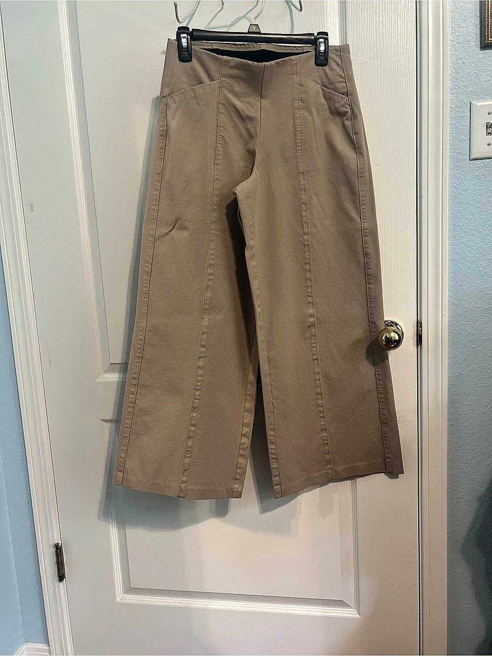 Old Navy Women's Wide Leg Pants in Brown Petite Medium